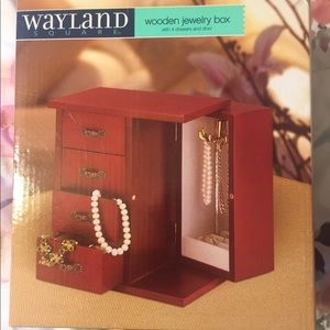 WAYLAND SQUARE wooden jewelry box